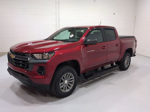 Used 2024 Chevrolet Colorado LT w/ LT Convenience Package II AWD/4WD image 7