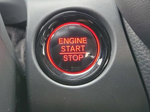 Used 2025 Honda HR-V EX-L image 17