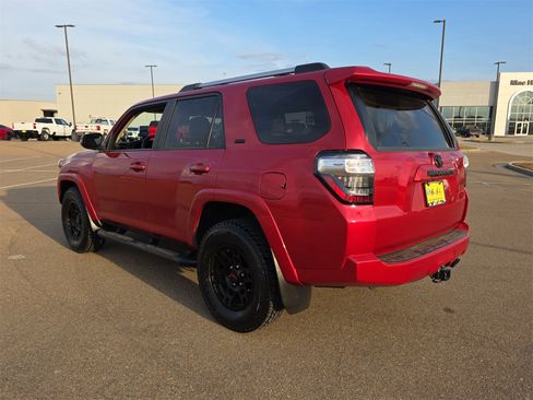 Used 2021 Toyota 4Runner SR5 Premium image 6