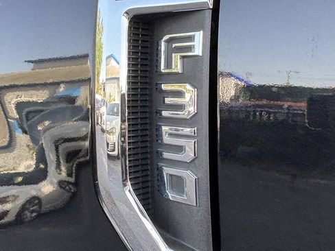 Used 2017 Ford F350 Lariat AWD/4WD image 4