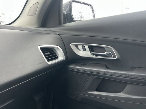 Used 2017 Chevrolet Equinox LT w/ Convenience Package image 23