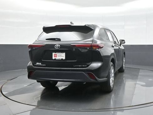 Certified 2026 Toyota Highlander Limited AWD/4WD image 6