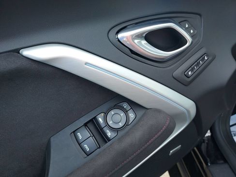 Used 2022 Chevrolet Camaro ZL1 RWD image 19