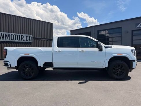 Used 2025 GMC Sierra 3500 AT4 w/ AT4 Premium Plus Package AWD/4WD image 5