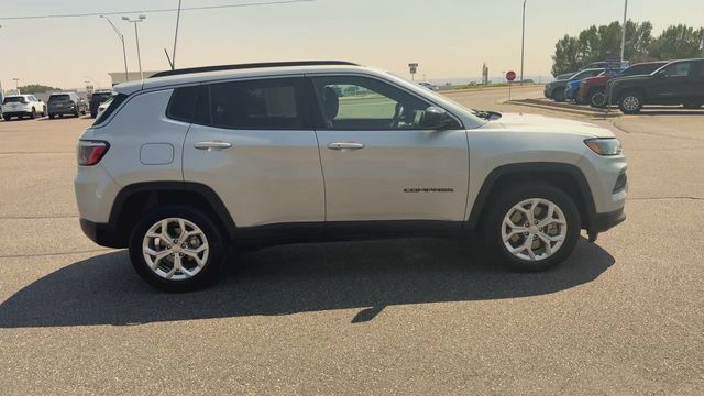 Used 2024 Jeep Compass Latitude AWD/4WD image 9