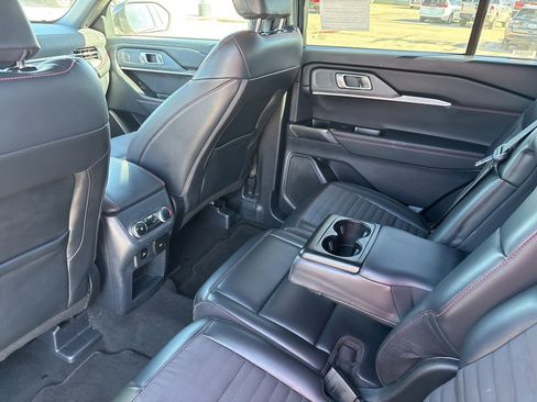 Used 2025 Ford Explorer ST-Line w/ ST-Line Street Pack image 24