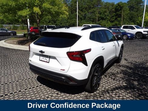 Used 2024 Chevrolet Trax RS w/ Driver Confidence Package FWD image 6