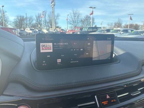 Used 2023 Acura MDX SH-AWD w/ Advance Package image 23