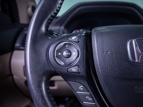 Used 2018 Honda Pilot Touring image 23