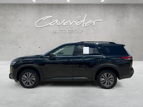 Used 2024 Nissan Pathfinder SV FWD image 13