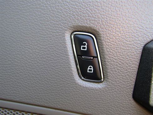 Used 2017 Ford F250 XL w/ Power Equipment Group image 31