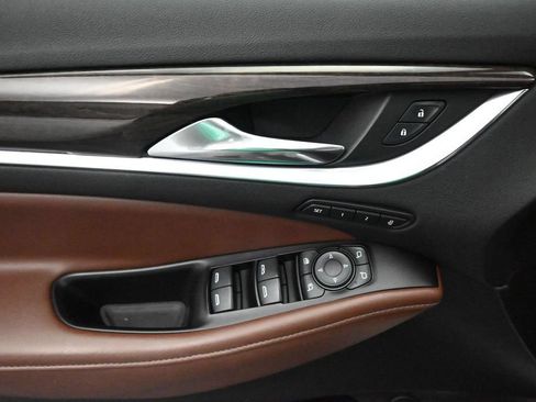 Used 2019 Buick Enclave Avenir w/ Avenir Technology Package AWD/4WD image 8