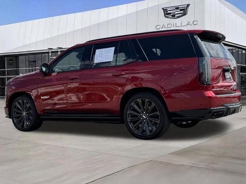 Used 2025 Cadillac Escalade V image 5
