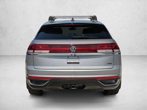 Used 2024 Volkswagen Atlas Cross Sport SE w/ Panoramic Sunroof Package AWD/4WD image 7