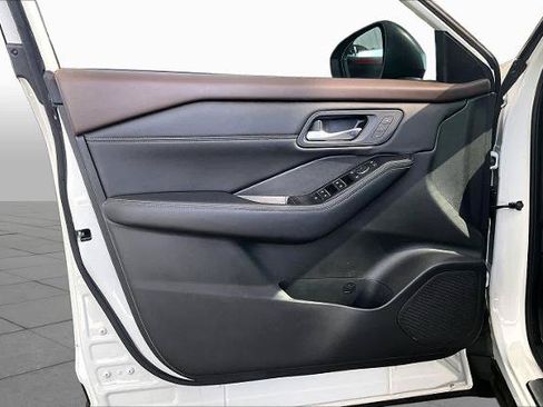 Certified 2023 Nissan Rogue SL w/ SL Premium Package FWD image 22
