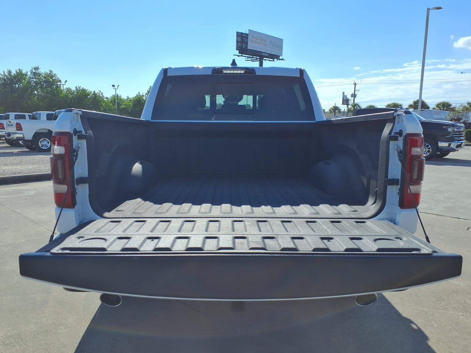 Used 2024 RAM 1500 Limited AWD/4WD image 7