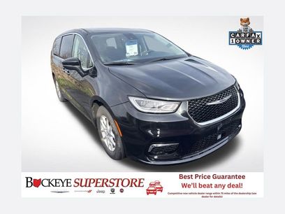 Used 2023 Chrysler Pacifica Touring-L