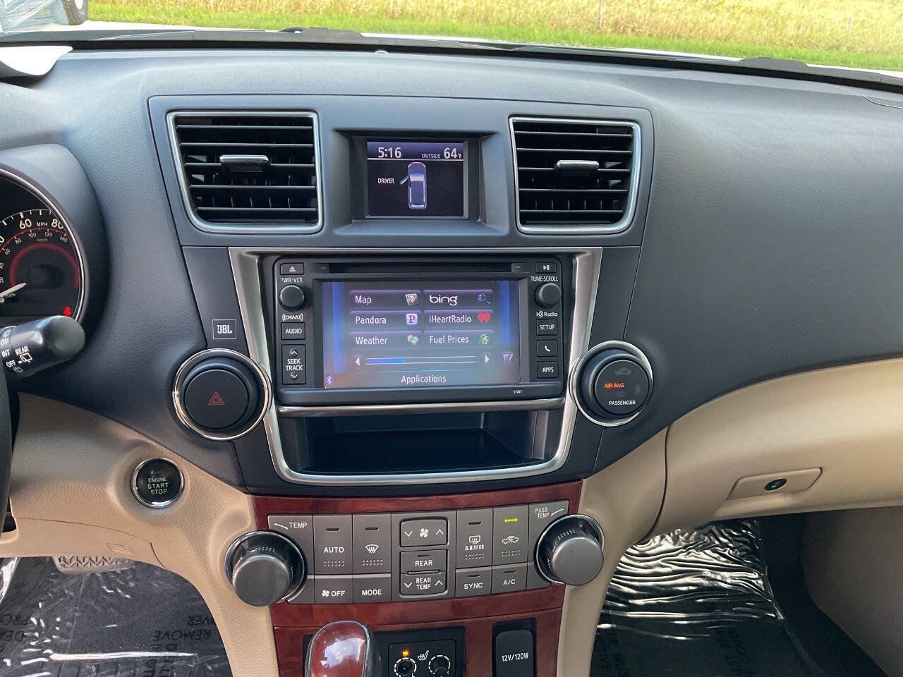 Used 2013 Toyota Highlander Limited AWD/4WD image 21