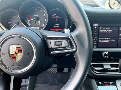 Certified 2023 Porsche Macan AWD/4WD image 24