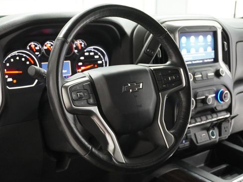 Used 2022 Chevrolet Silverado 1500 LT Trail Boss w/ Convenience Package II image 16