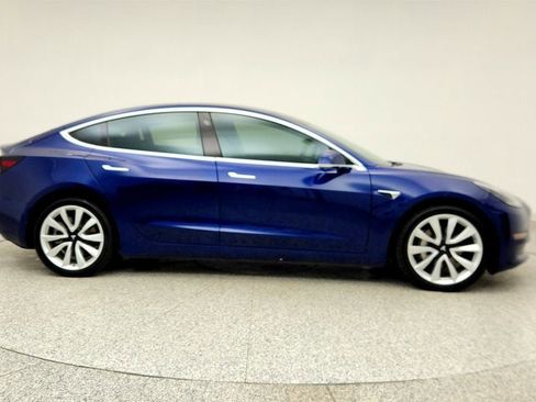 Used 2018 Tesla Model 3 Long Range image 4