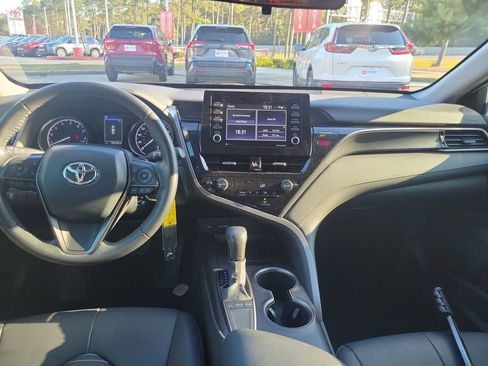 Certified 2022 Toyota Camry SE image 23