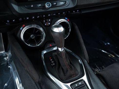 Used 2018 Chevrolet Camaro ZL1 RWD image 28