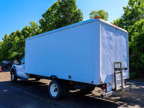 Used 2015 Ford F550 2WD Regular Cab Super Duty image 5
