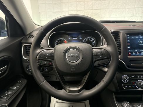 Used 2022 Jeep Cherokee Trailhawk w/ Comfort/Convenience Group image 16