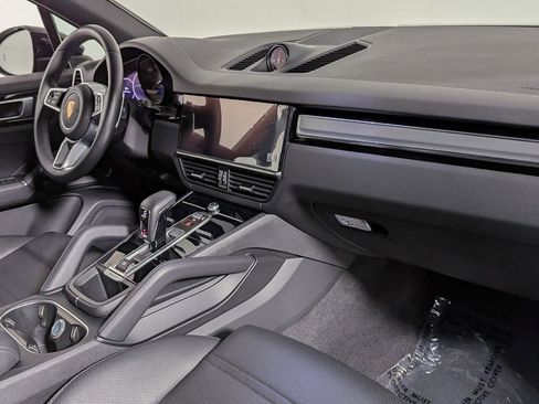 Used 2022 Porsche Cayenne Platinum Edition AWD/4WD image 26
