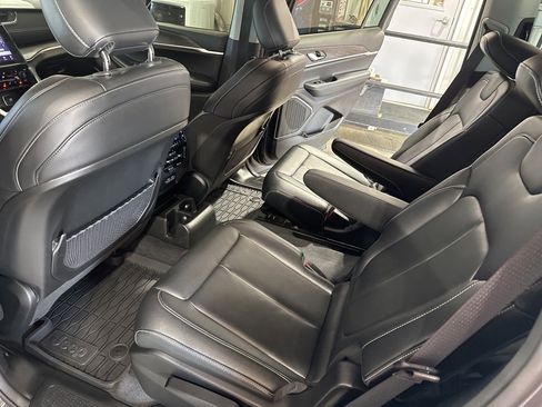 Used 2021 Jeep Grand Cherokee L Limited image 10