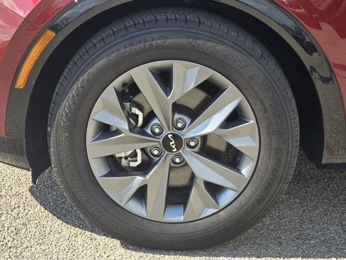 Certified 2025 Kia Sportage SX FWD image 6