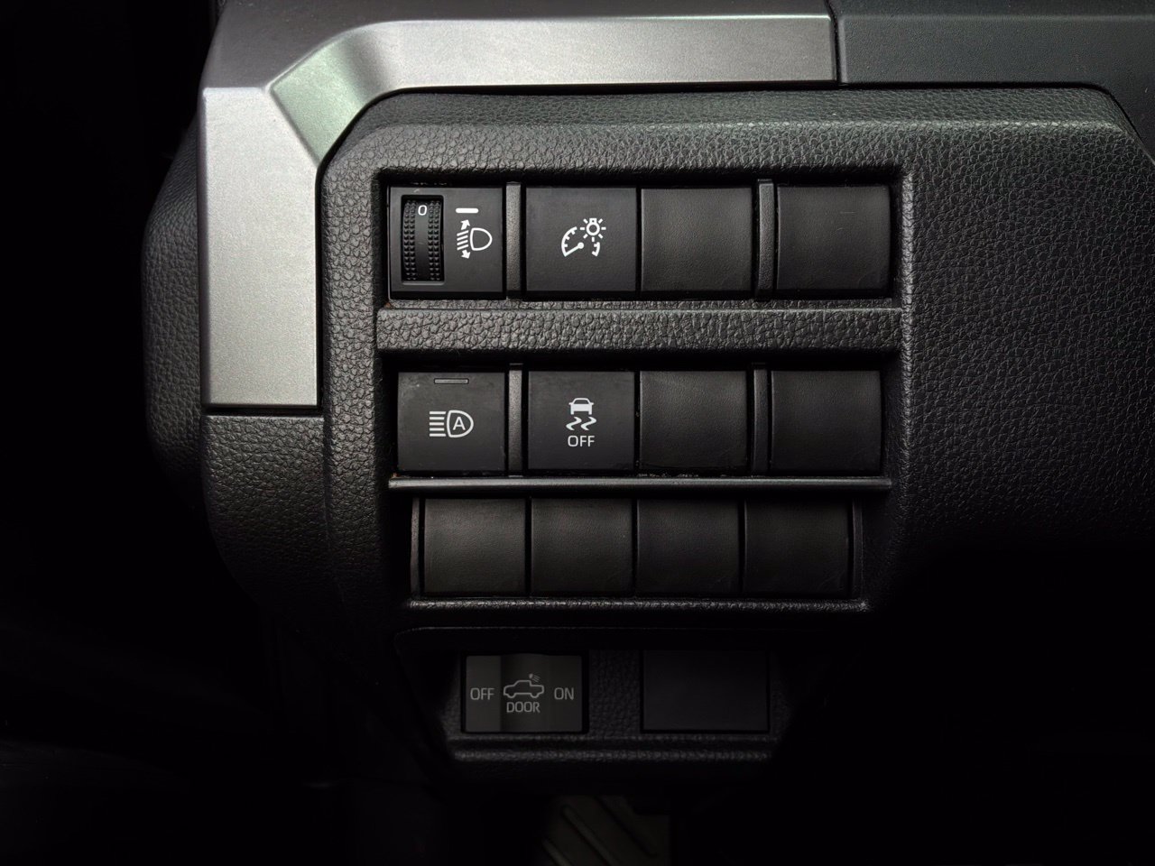 Used 2025 Toyota Tacoma TRD Sport AWD/4WD image 26
