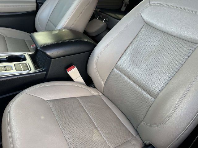 Used 2022 Ford Explorer Limited w/ Equipment Group 301A RWD image 15