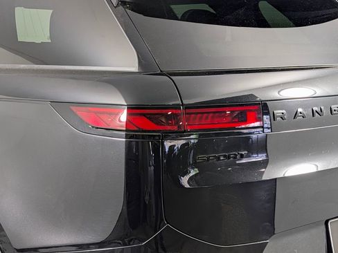 Used 2023 Land Rover Range Rover Sport SE Dynamic image 16