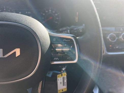 Used 2022 Kia Sorento LX image 20
