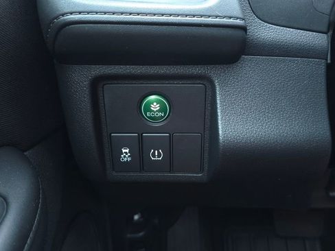 Used 2018 Honda HR-V EX image 28