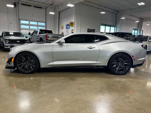 Used 2019 Chevrolet Camaro ZL1 image 20