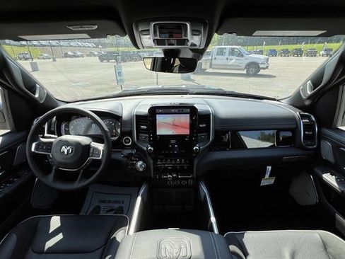 New 2025 RAM 1500 Laramie AWD/4WD image 28
