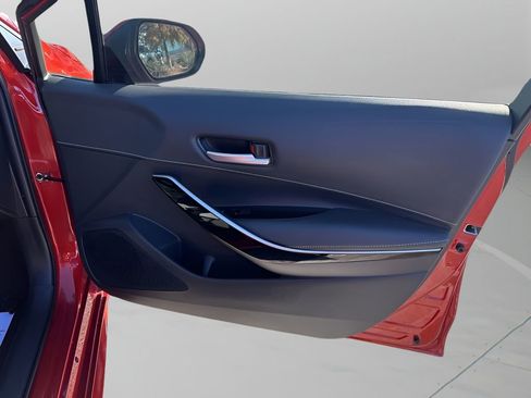 Used 2019 Toyota Corolla XSE image 34