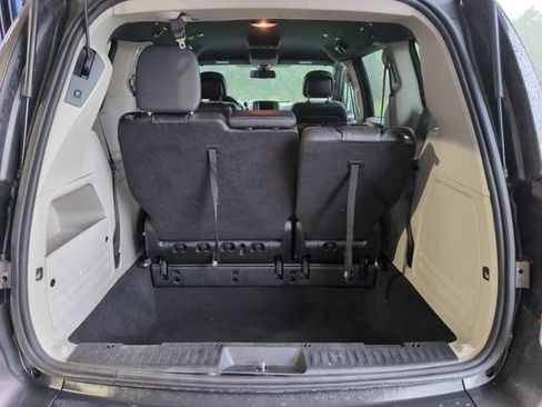 Used 2020 Dodge Grand Caravan SXT FWD image 26