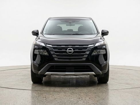 Used 2025 Nissan Rogue SV AWD/4WD image 2