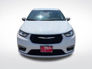 Used 2023 Chrysler Pacifica Touring-L FWD video 2