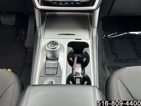 Used 2023 Ford Explorer XLT AWD/4WD image 21