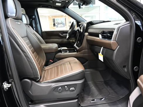New 2026 GMC Yukon XL Denali Ultimate w/ LPO, Floor Liner Package AWD/4WD image 21