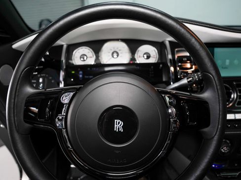 Used 2017 Rolls-Royce Wraith RWD image 45