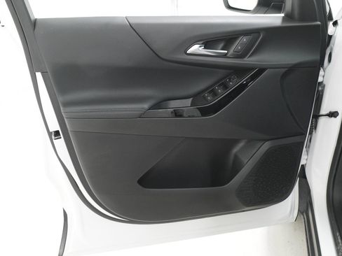 Used 2026 Chevrolet Equinox LT w/ LPO, Floor Liner Package FWD image 11