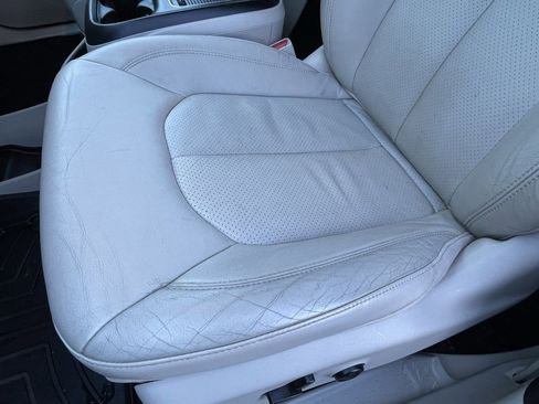 Used 2021 Chrysler Pacifica Touring-L image 26