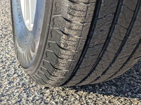 Used 2017 Nissan Frontier SV w/ SV Value Truck Package image 12