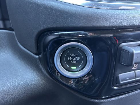 Used 2024 Chevrolet Silverado 1500 High Country image 38